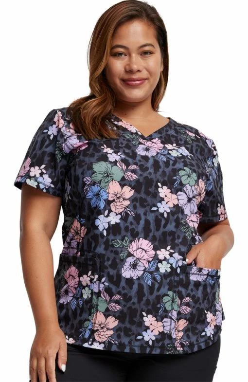 Dickies Women's Wild Tropic Print Scrub Top 2 Dickies Women's Wild Tropic Print Scrub Top -Scrubs for Women Sales Store 1 di dk731 printwdt 650