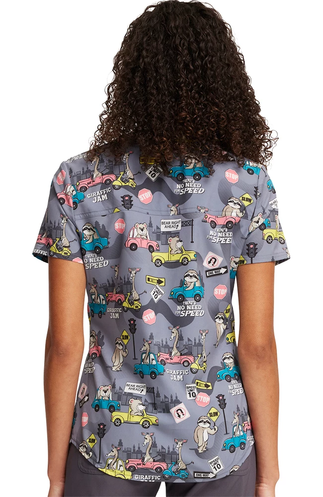 Cherokee Women's Tuckable Giraffic Jam Print Scrub Top 2 Cherokee Women's Tuckable Giraffic Jam Print Scrub Top - Image 2